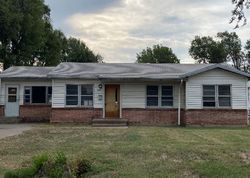 Bank Foreclosures in HUGOTON, KS