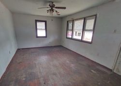 Bank Foreclosures in WINDSOR, MO