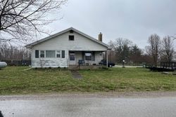 Bank Foreclosures in HILLSDALE, IN