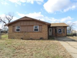 Bank Foreclosures in CHICKASHA, OK