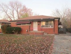 Bank Foreclosures in EASTPOINTE, MI