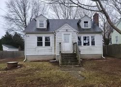 Bank Foreclosures in WATERFORD, CT