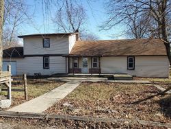 Bank Foreclosures in MAXWELL, IN