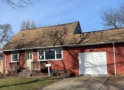 Bank Foreclosures in CENTRAL ISLIP, NY