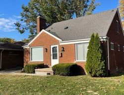 Bank Foreclosures in HARPER WOODS, MI