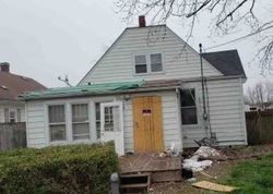 Bank Foreclosures in NEW ALBANY, IN