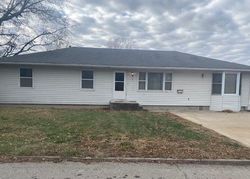 Bank Foreclosures in CARROLLTON, MO