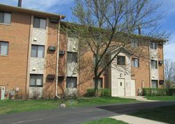 Bank Foreclosures in VERNON HILLS, IL