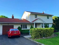 Bank Foreclosures in COMMACK, NY