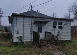 Bank Foreclosures in FLORA, IL