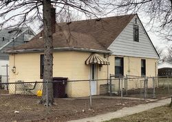 Bank Foreclosures in CENTER LINE, MI