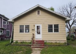 Bank Foreclosures in GILLESPIE, IL