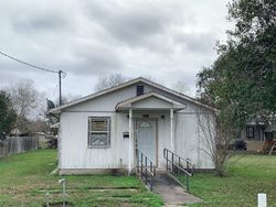 Bank Foreclosures in BEEVILLE, TX