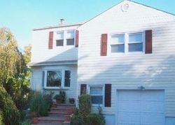 Bank Foreclosures in FARMINGDALE, NY