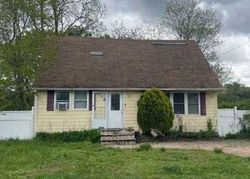 Bank Foreclosures in RONKONKOMA, NY