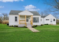 Bank Foreclosures in MUNCIE, IN