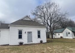 Bank Foreclosures in EDDYVILLE, IA