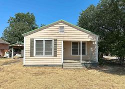 Bank Foreclosures in HENDERSON, TX