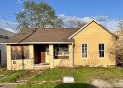 Bank Foreclosures in CANTON, IL