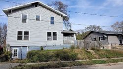 Bank Foreclosures in CHARLESTON, IL