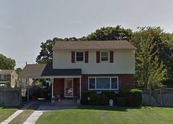 Bank Foreclosures in CENTEREACH, NY
