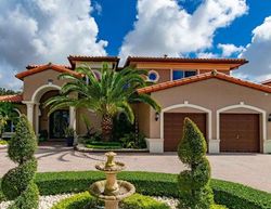 Bank Foreclosures in HIALEAH, FL