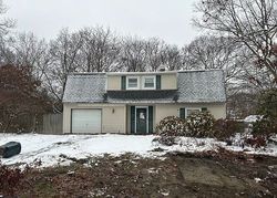 Bank Foreclosures in CENTEREACH, NY