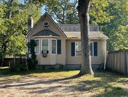 Bank Foreclosures in MIDDLE ISLAND, NY