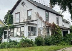 Bank Foreclosures in FREEPORT, IL