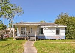 Bank Foreclosures in SINTON, TX