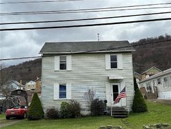 Bank Foreclosures in CLYMER, PA