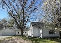 Bank Foreclosures in DU QUOIN, IL