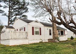 Bank Foreclosures in MC KEE, KY