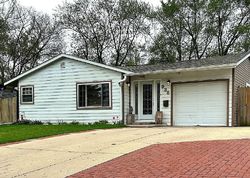 Bank Foreclosures in CARPENTERSVILLE, IL