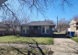 Bank Foreclosures in RIVERDALE, IL