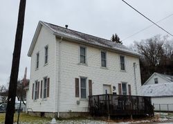 Bank Foreclosures in DUBUQUE, IA