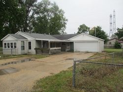 Bank Foreclosures in MACHESNEY PARK, IL