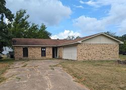 Bank Foreclosures in LIVINGSTON, TX