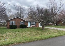 Bank Foreclosures in SUMMER SHADE, KY