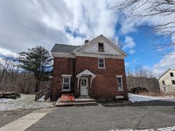 Bank Foreclosures in HINSDALE, MA