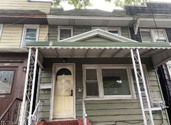 Bank Foreclosures in WOODHAVEN, NY