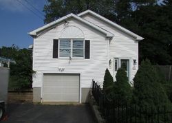 Bank Foreclosures in BRANFORD, CT