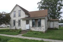 Bank Foreclosures in ALTAMONT, IL