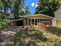 Bank Foreclosures in EAST ALTON, IL