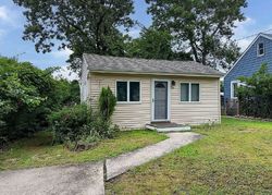 Bank Foreclosures in SOUND BEACH, NY