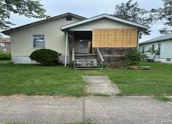 Bank Foreclosures in EAST SAINT LOUIS, IL