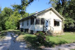 Bank Foreclosures in EAST SAINT LOUIS, IL