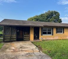 Bank Foreclosures in WILDWOOD, FL