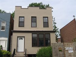 E 222nd St, Bronx, NY