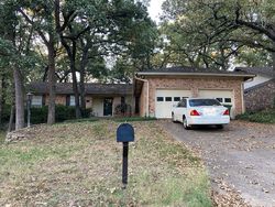 Valleycrest Dr, Arlington, TX